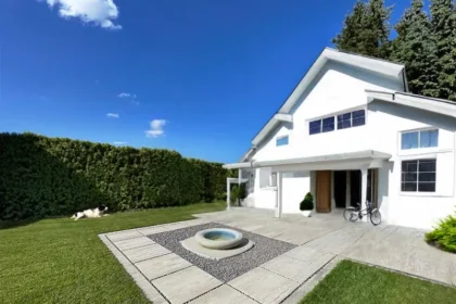 Płyta tarasowa – dlaczego to trwałe i estetyczne rozwiązanie dla nowoczesnych przestrzeni zewnętrznych?